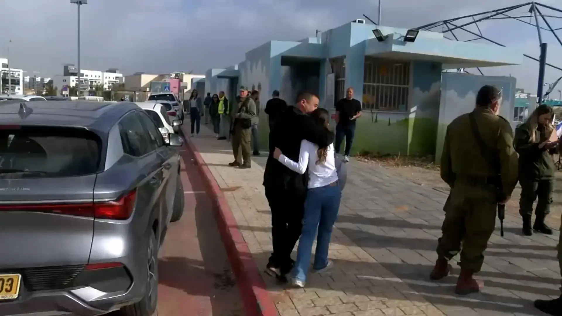 גם ראש הממשלה לא מרגיש בטוח להיות כאן. אז מה יגידו התושבים?