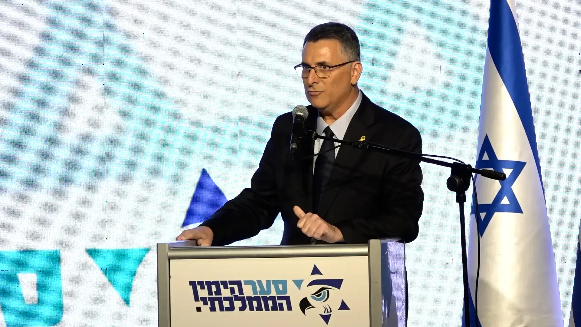 חילופי הדברים הקשים שגרמו למפץ הגדול בין גנץ לסער