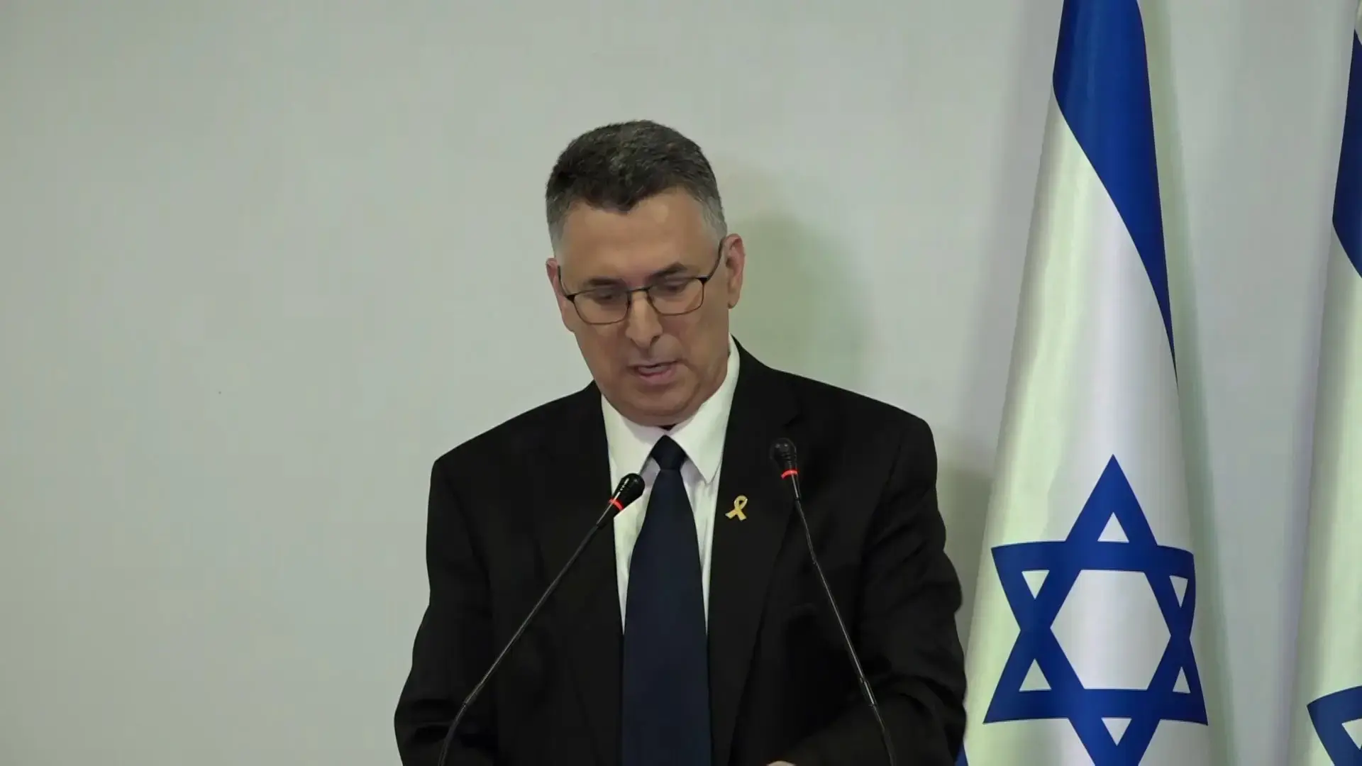 את עמית סגל קטעו באמצע המשפט היחיד שהצופים היו צריכים לדעת על "הדרמה הפוליטית"