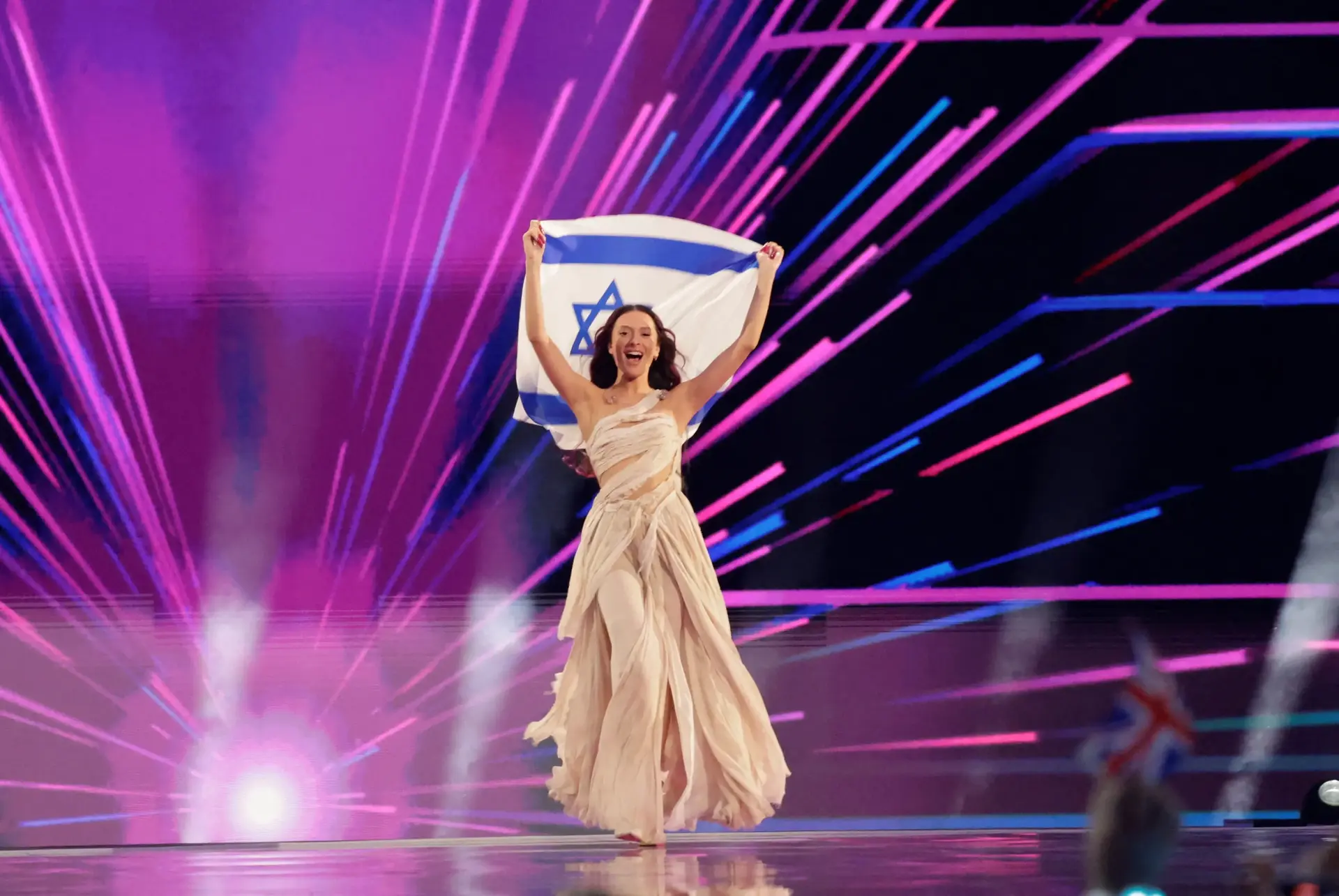 בזכות תמיכה אדירה מהקהל בבית: ישראל ועדן גולן במקום ה-5 באירוויזיון; שוויץ ניצחה