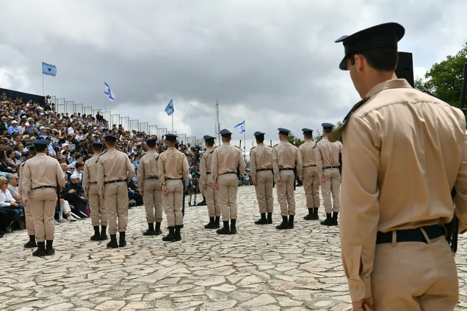 ועכשיו כולם להיות עצובים: כשהרגש לא תמיד מתחבר ליום הזיכרון