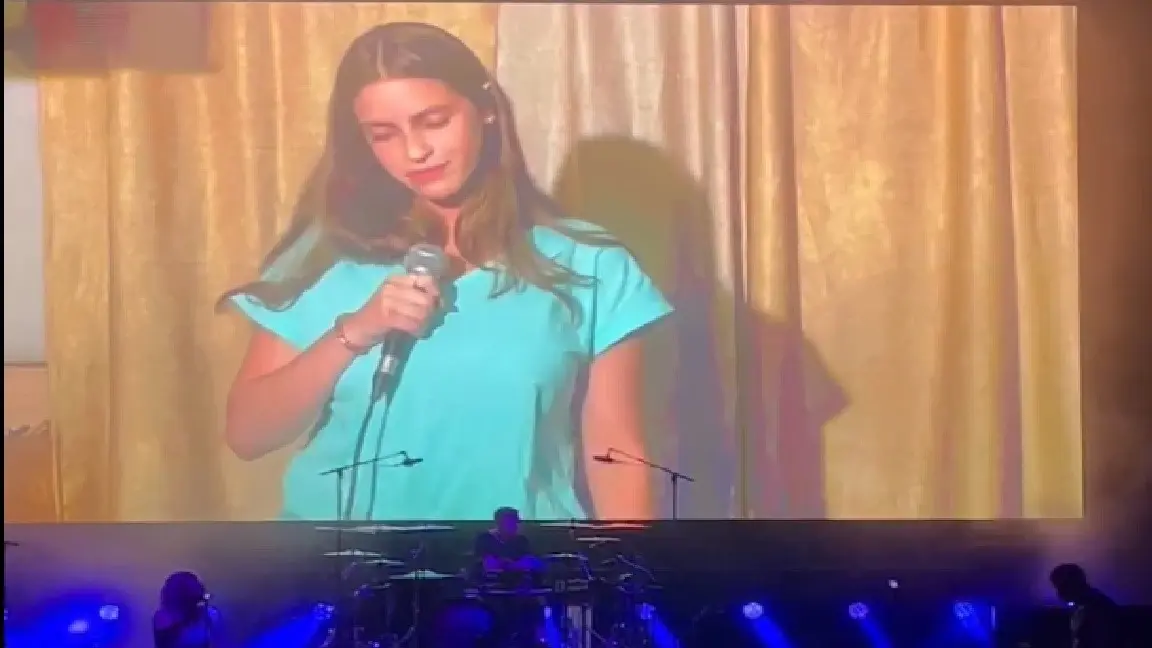 המחווה המצמררת של היהודים לעמית מן ז"ל במופע בקיסריה | צפו