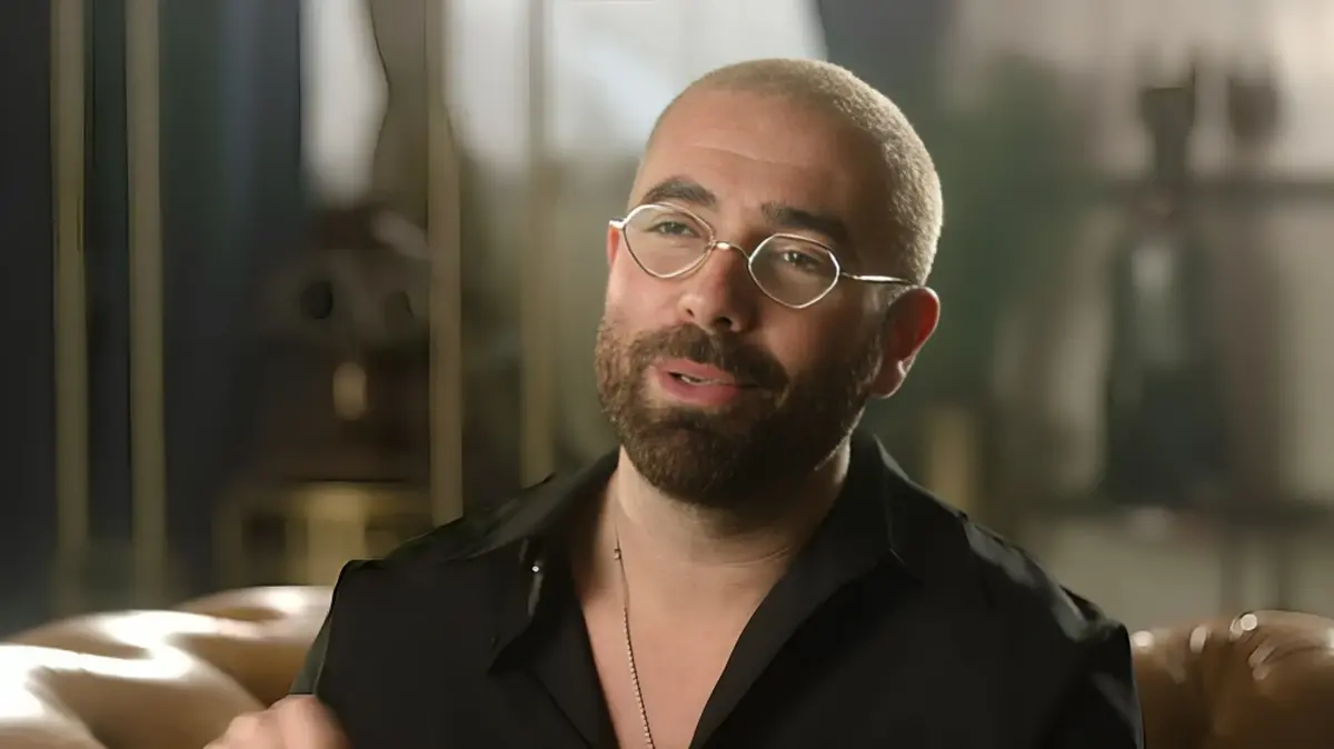 עומר אדם מאוים בתביעה בטענה להפרת זכויות יוצרים בשיר "צמוד צמוד"