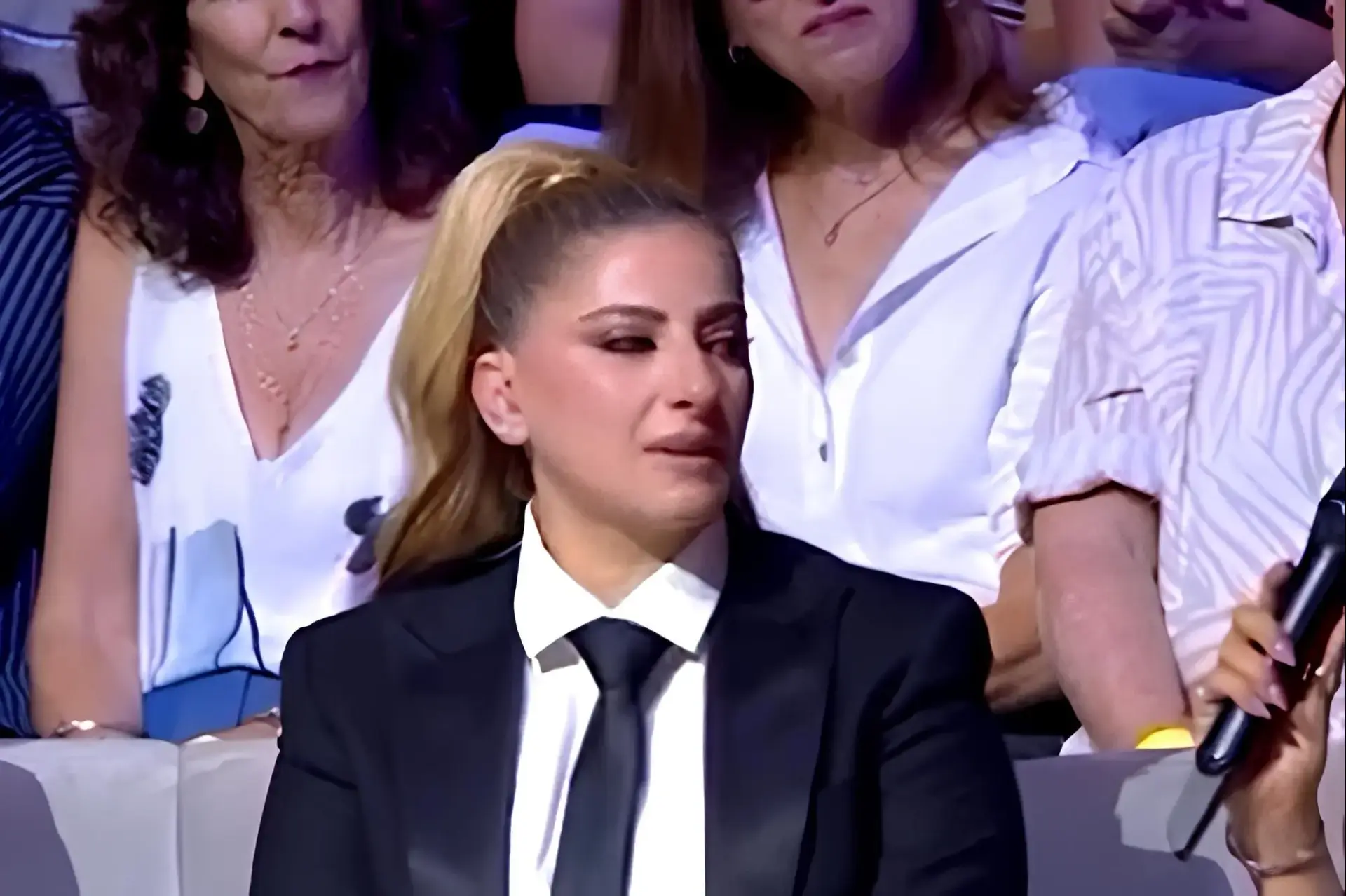 כל כך מרגש: החטופה שחזרה מספרת לשרית חדד כמה השיר שלה נתן לה כוח בשבי. צפו