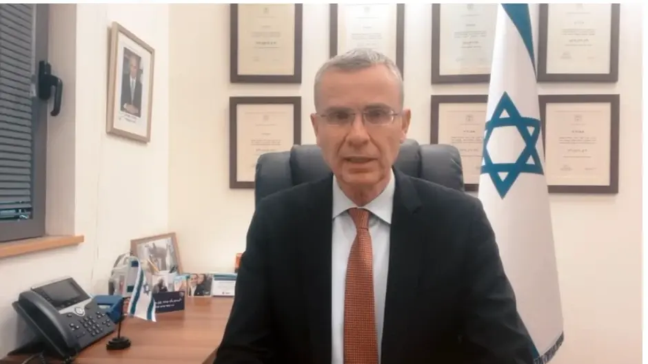 הפארסה של לוין: "הערס של הבייס" הפך מדמות מאיימת לדמות בדרנית