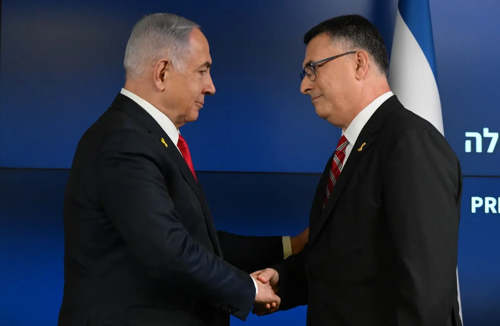 לרגע טלוויזיוני אחד היה אפשר לחשוב שסער בליגה של הגדולים. צפיתי ונגעלתי