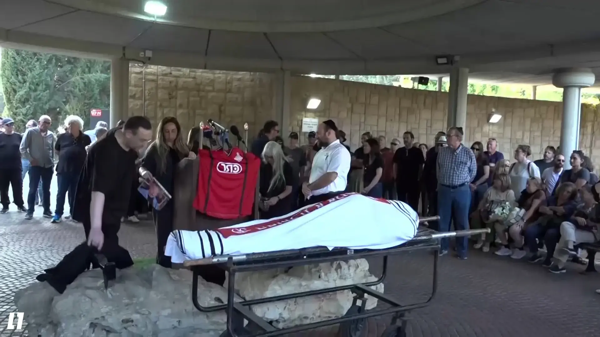 "הוא אמר 'אכלתי אותה, אבל הרווחתי'": יגאל שילון הובא למנוחות