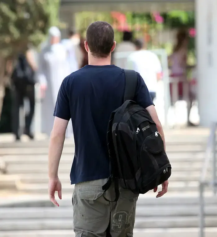 הסגל הזוטר בעברית הכריז על סכסוך עבודה