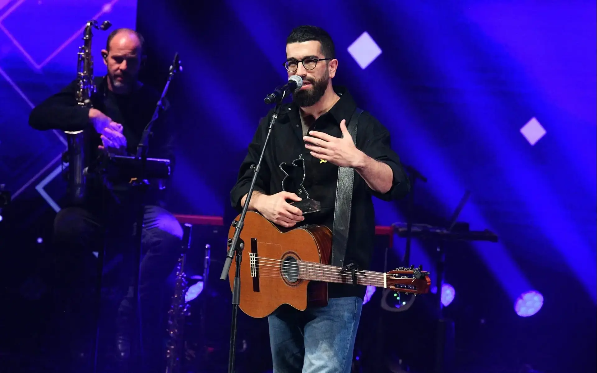 "שנה לא מצאתי אוויר": חנן בן ארי מוציא שיר אישי וחושפני