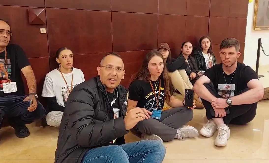 כל כך פחדתי ממה שיקרה לך בחורף, אבא. והנה הוא הגיע, ואתה עוד שם