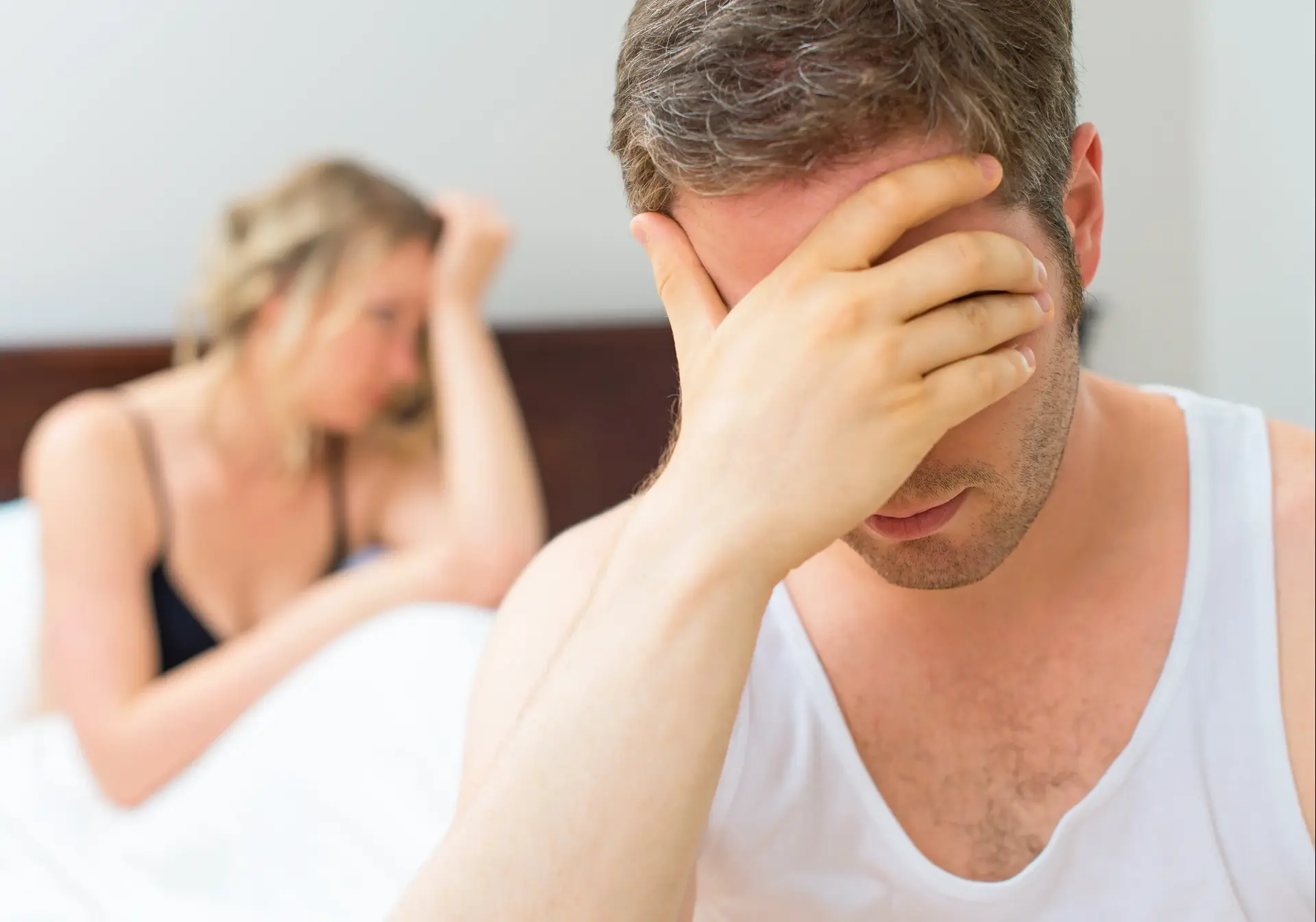 לא רק כאב: המחלה הזו משנה מערכות יחסים מבפנים