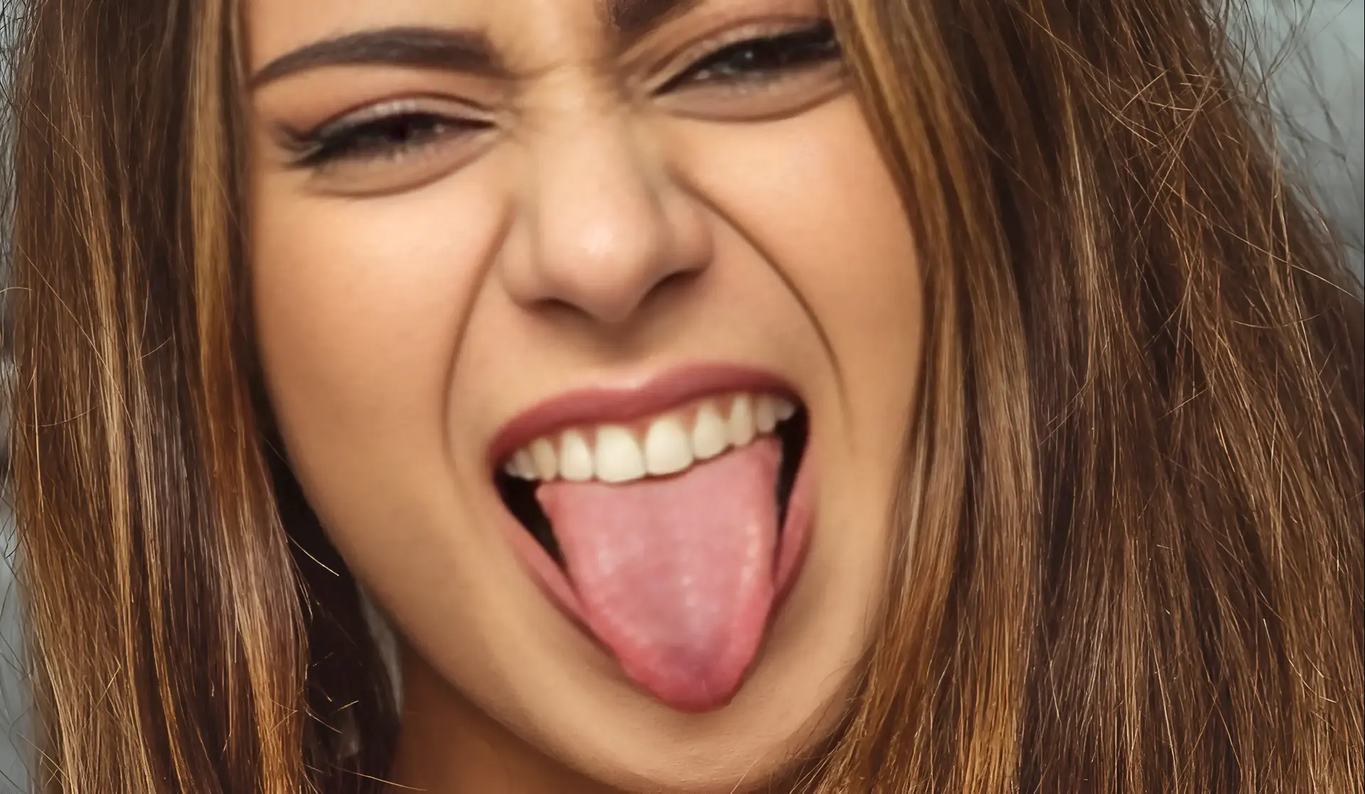 רופא גילה שבדיקת לשון מהירה תחשוף בעיות בריאותיות והיגיינה לקויה
