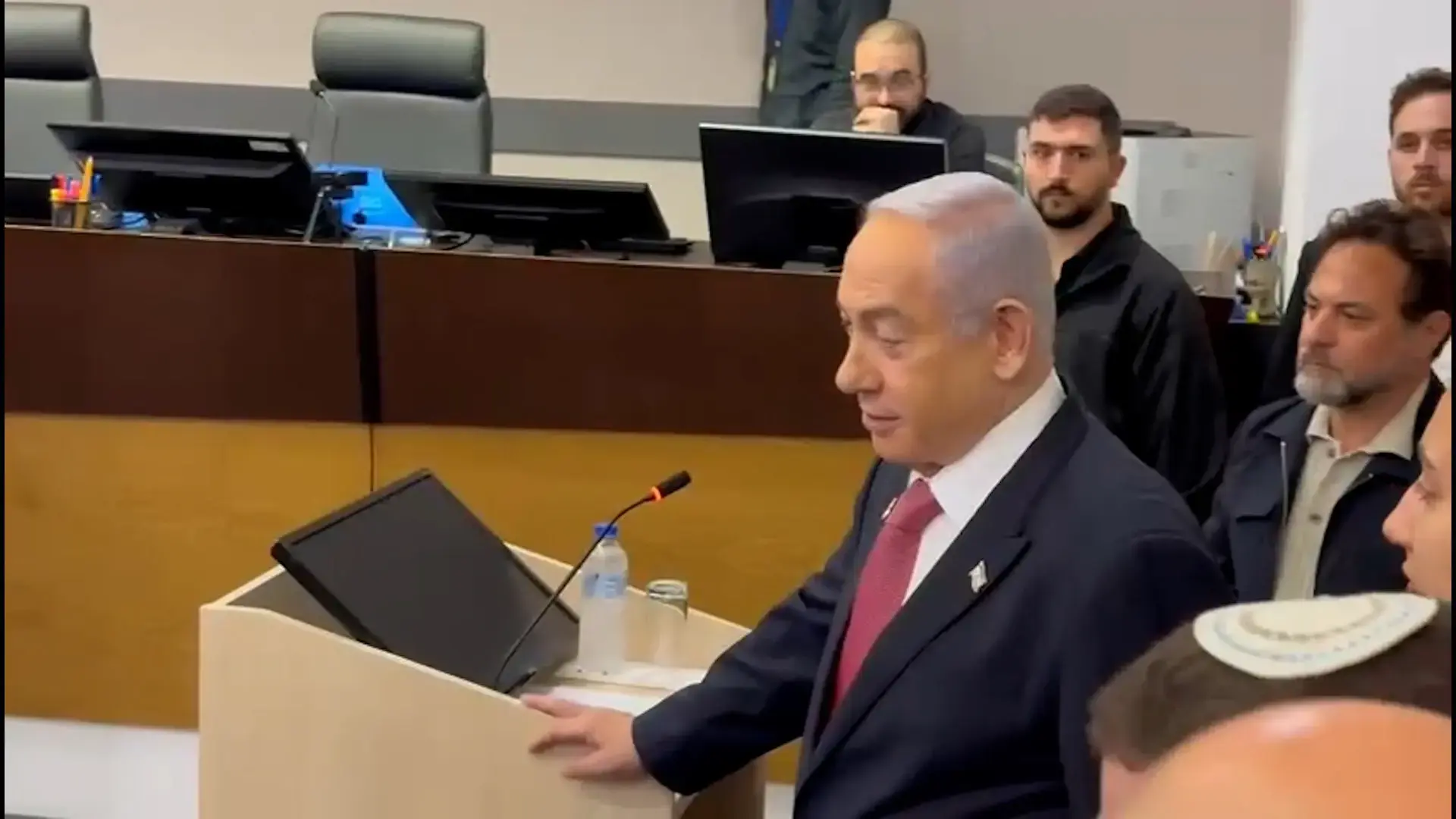 "הוא זכאי!!!": התרגיל המביך של נתניהו בבית המשפט יעבוד רק על מי שלא שמע על גוגל