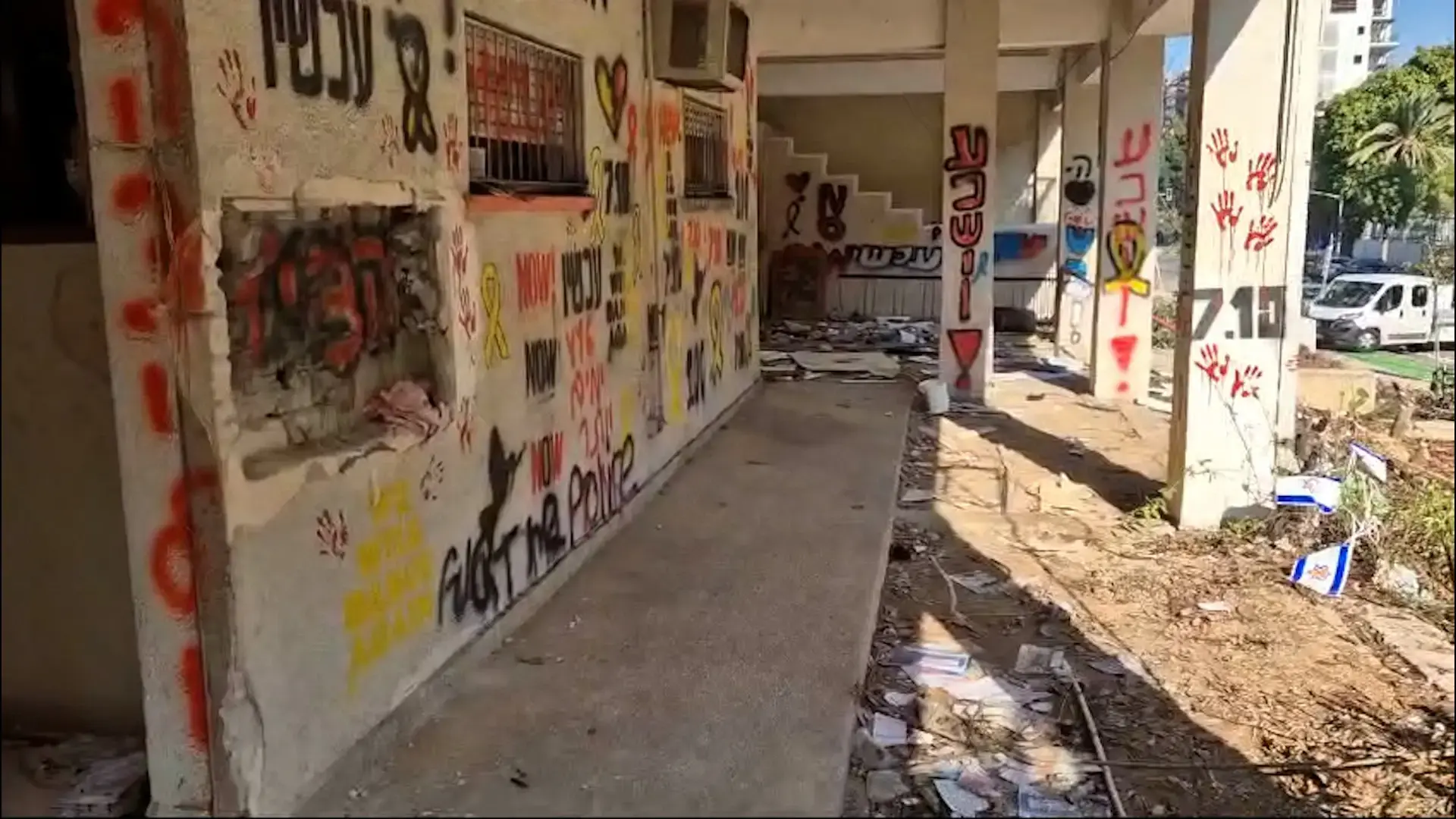 בנות משפחות חטופים קוראות לשחרורם בעצרות ברחבי הארץ