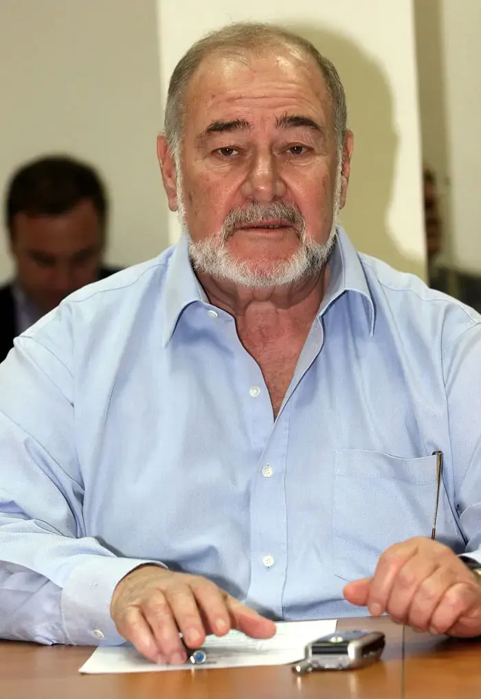הירשזון לא יתנגד להסרת חסינותו