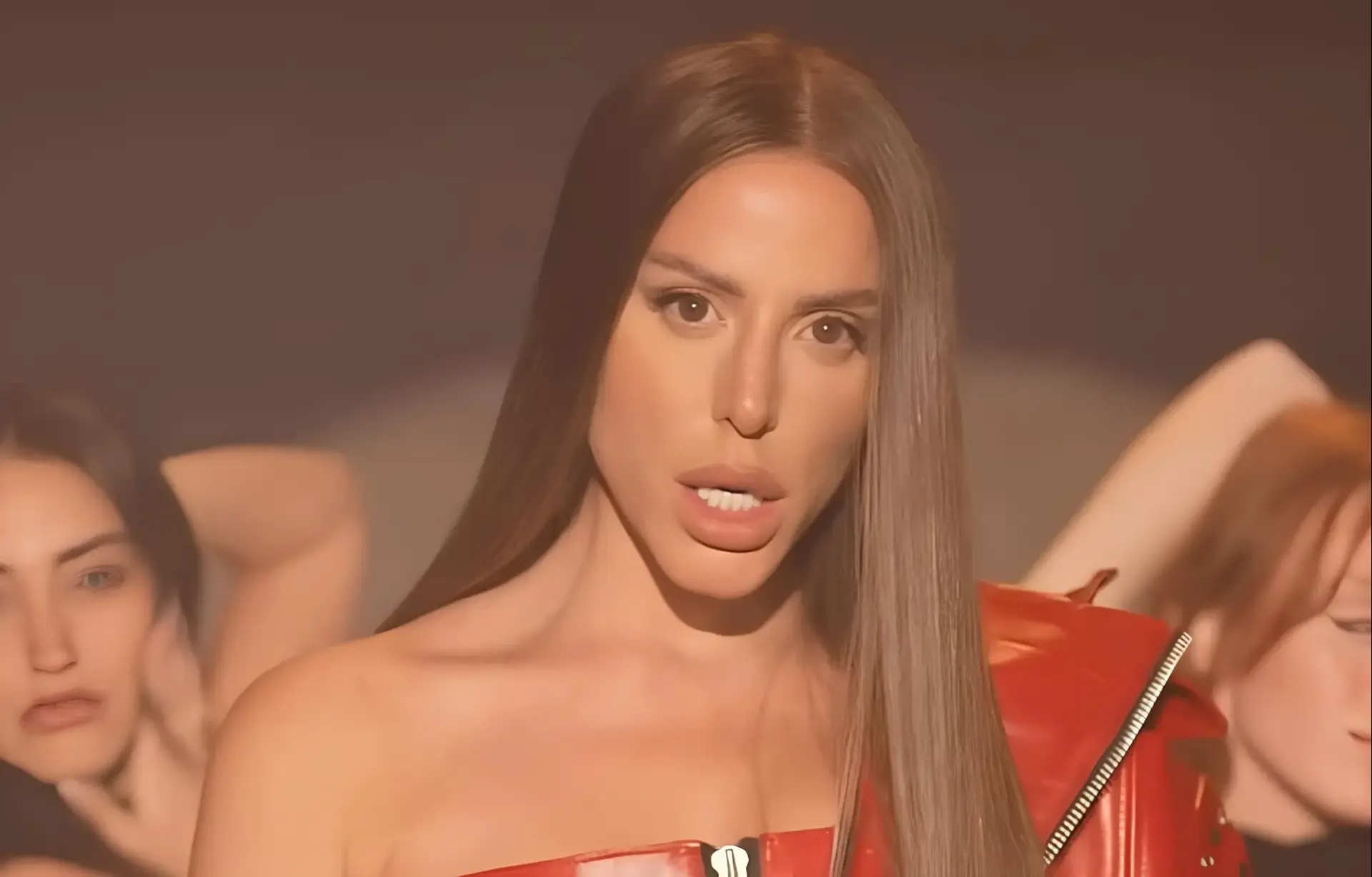 נסרין קדרי מצאה את הקול שלה, והיא לא רוצה לדבר איתכם עליו