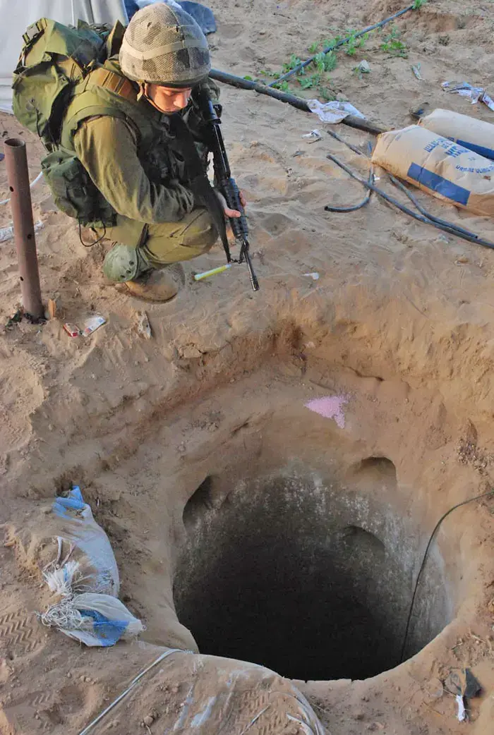 פוליטיקאי מכווית נכנס לעזה דרך המנהרות
