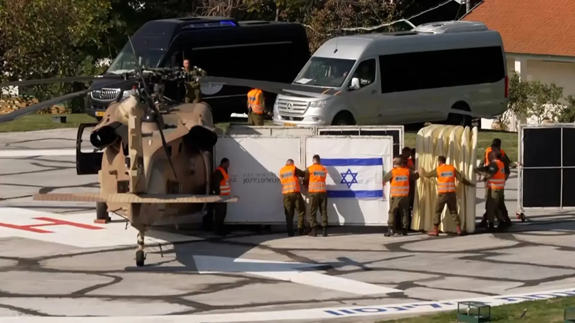 התקיימו בעיקר מפיתות ולא נחשפו לאור שמש: ביה"ח אסף הרופא מעדכן על מצב שורדי השבי התאילנדים