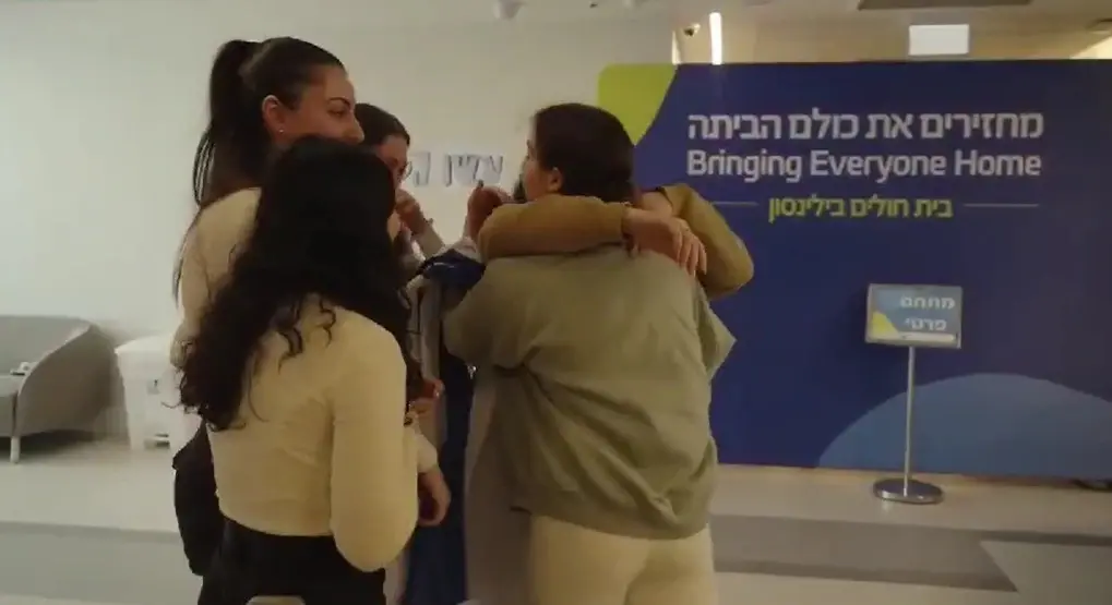 הרגע שכולנו חיכינו לו: אגם ברגר התאחדה עם התצפיתניות השבות בבילינסנון