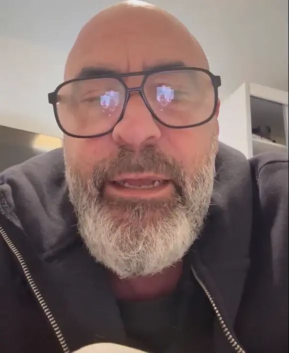 "מכרה את הבן שלה עבור דירה בתל אביב": מתקפות בוטות נגד עינב צנגאוקר