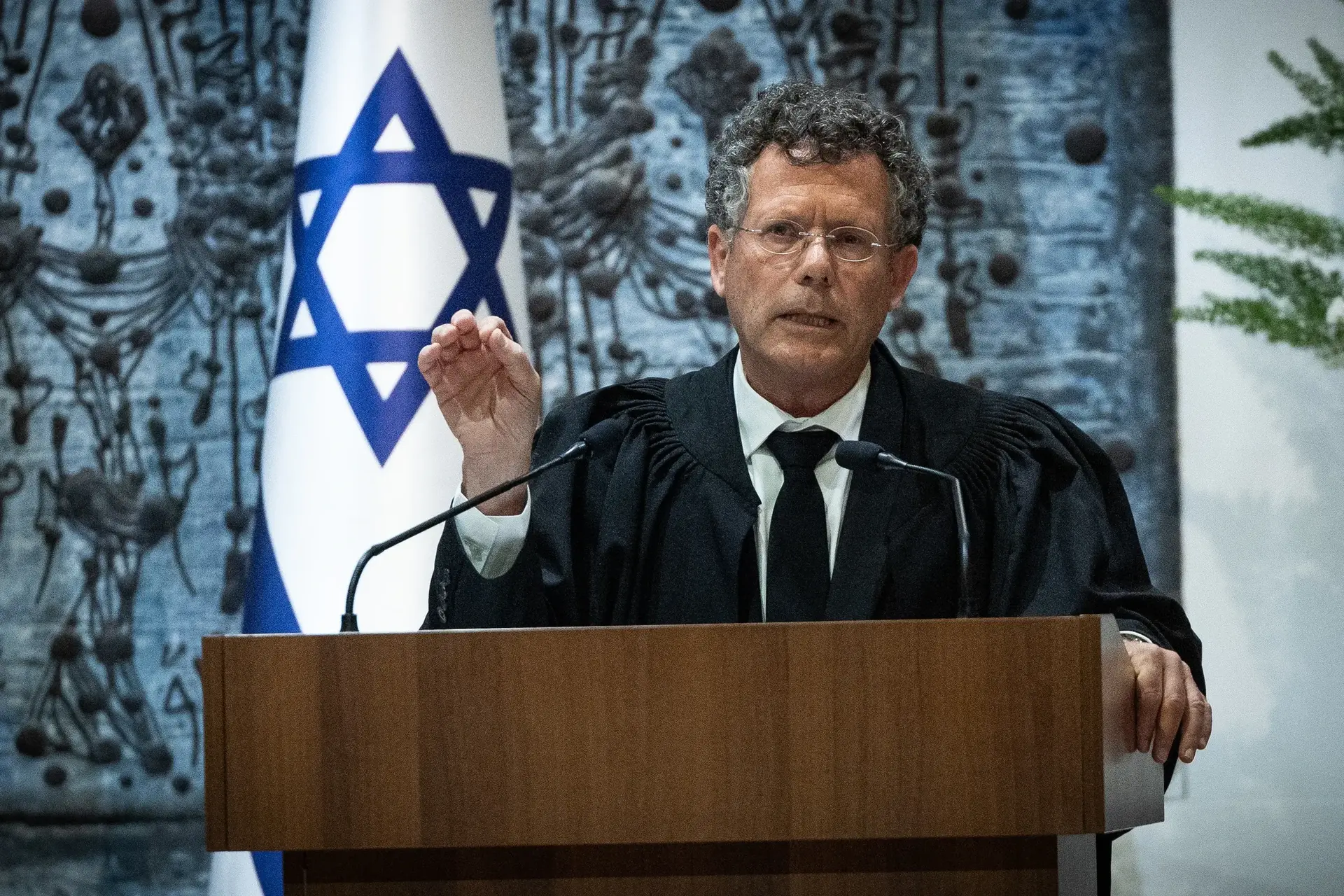 נשיא העליון על החיים כבן לניצולי שואה: "כשאבא צעק מתוך שינה ידענו על איזה חלום מדובר"