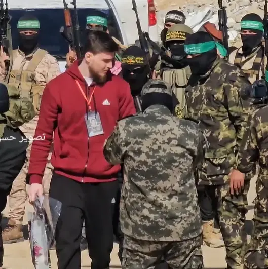 "סופסוף יוצא לשמש": סשה טרופנוב, שגיא דקל חן ויאיר הורן הגיעו לישראל