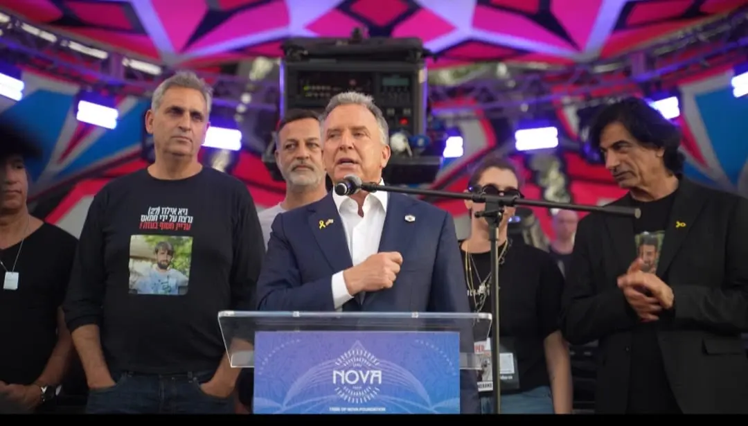 בעקבות חשש מפיגוע אנטישמי: השלט המרכזי של מיצג הנובה בלונדון הוסר לבקשת המשטרה