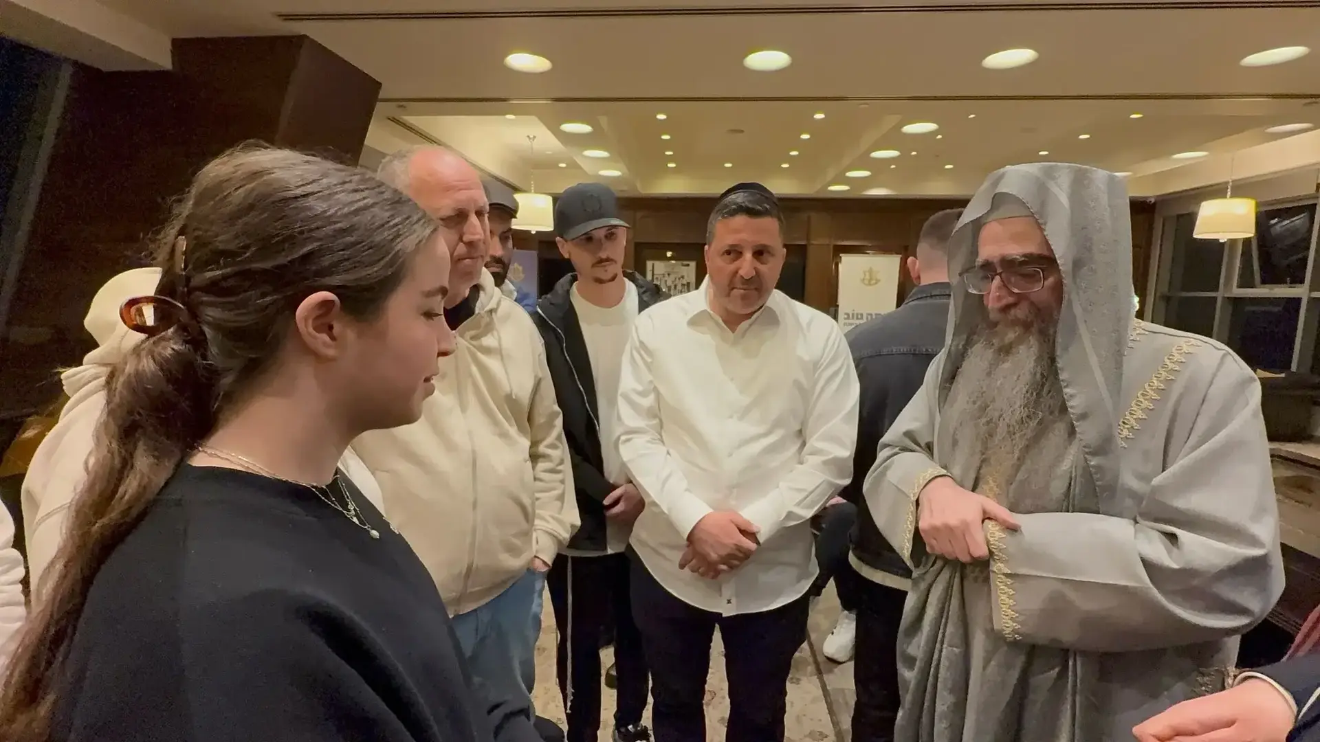 שורדת השבי אגם ברגר ביקרה בקבר יוסף