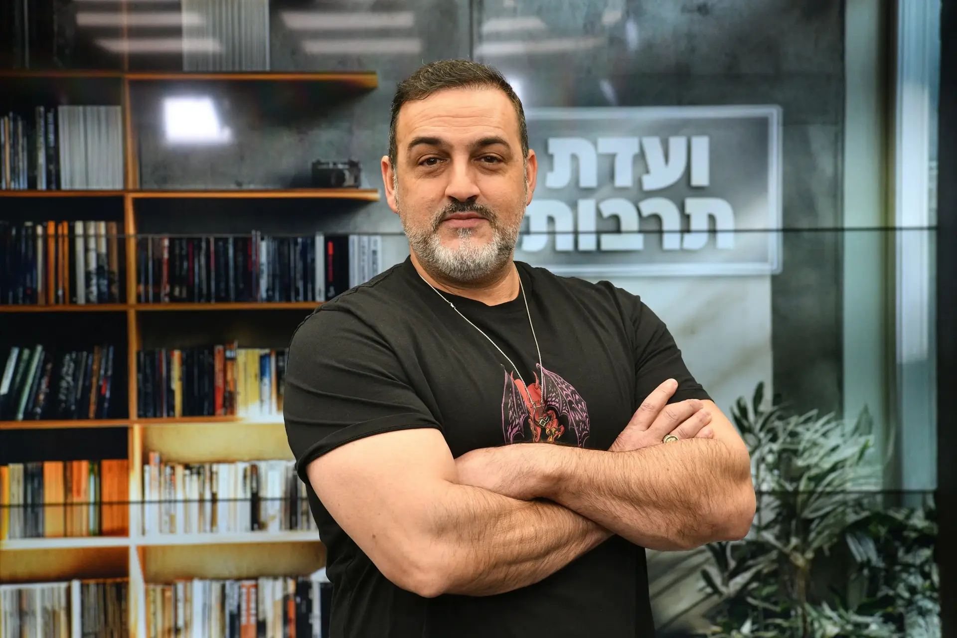 קובי אפללו מוציא אלבום חדש הכולל שיר משותף עם ליטל שוורץ. צפו
