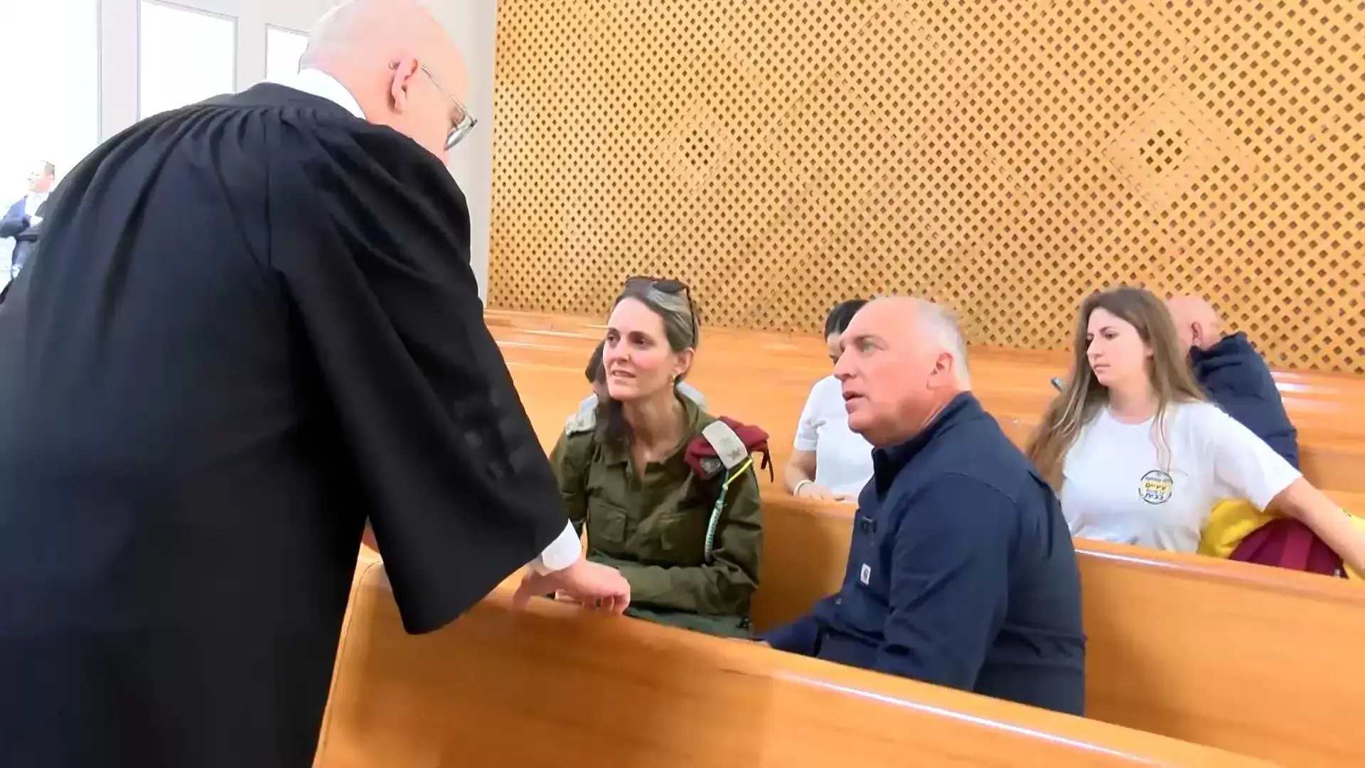 פינת ההנצחה לקצין גולני שלחם בנחל עוז - הושחתה: "נתן את החיים, וזו ההתייחסות?"