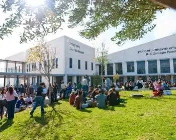אחרי שנתיים של מלחמה: אלפי סטודנטים חזרו לספסל הלימודים בתל חי
