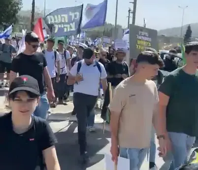 "דורשים מההנהגה להסתכל לנו בעיניים": המונים בירושלים קוראים לשוויון בנטל