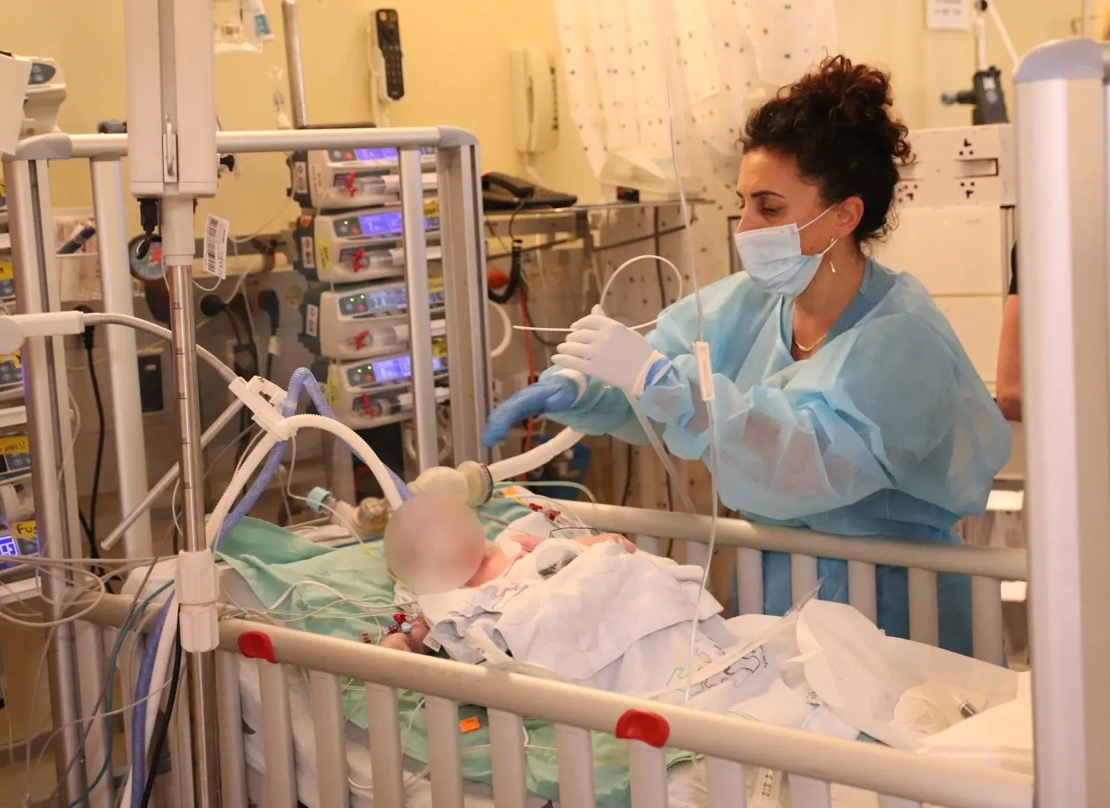 ההורים לא הספיקו לחסן חיסון ראשון והתינוק הגיע לטיפול נמרץ