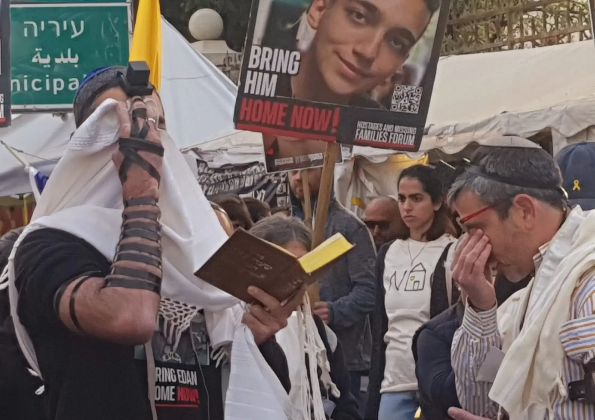 אביו של החטוף עידן שתיוי: אמרו לנו שחמאס יבחר את הרשימה