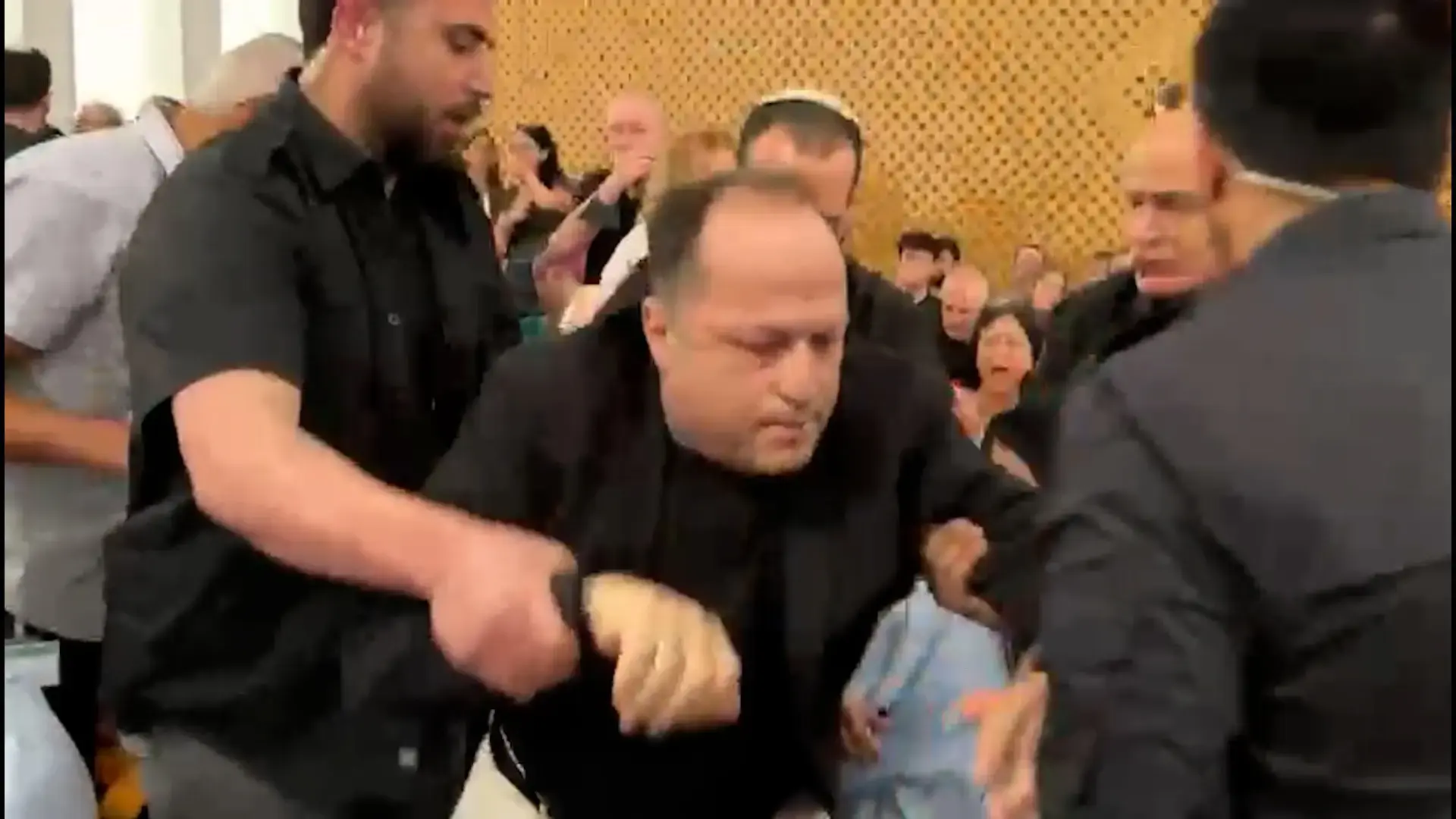 שינויים בהרגלי הצריחה: הגיע הזמן להתעלם מהבריונית טלי גוטליב