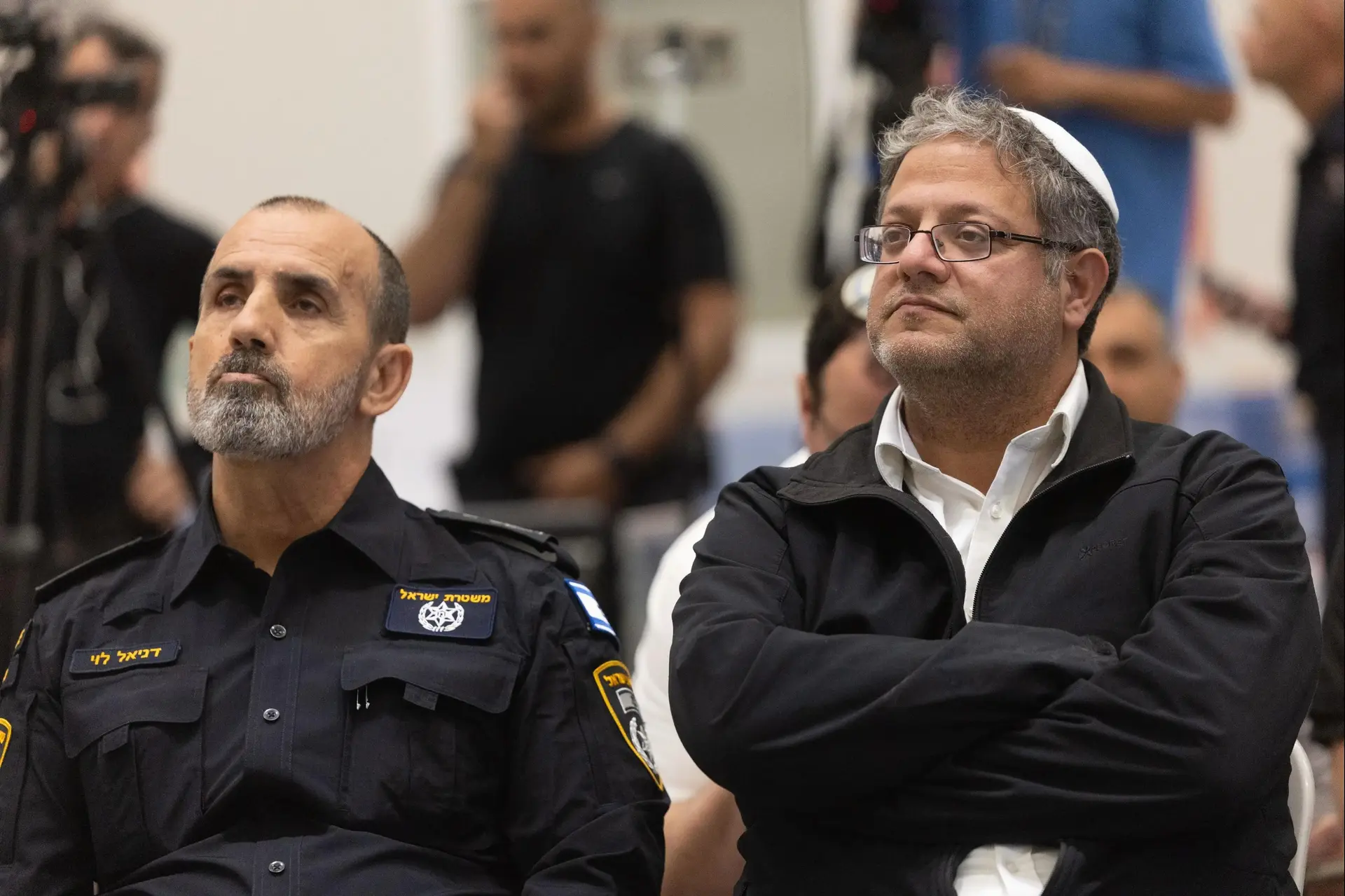 סכנה בבית: המחיר השקוף של הצפת הרחובות בנשק