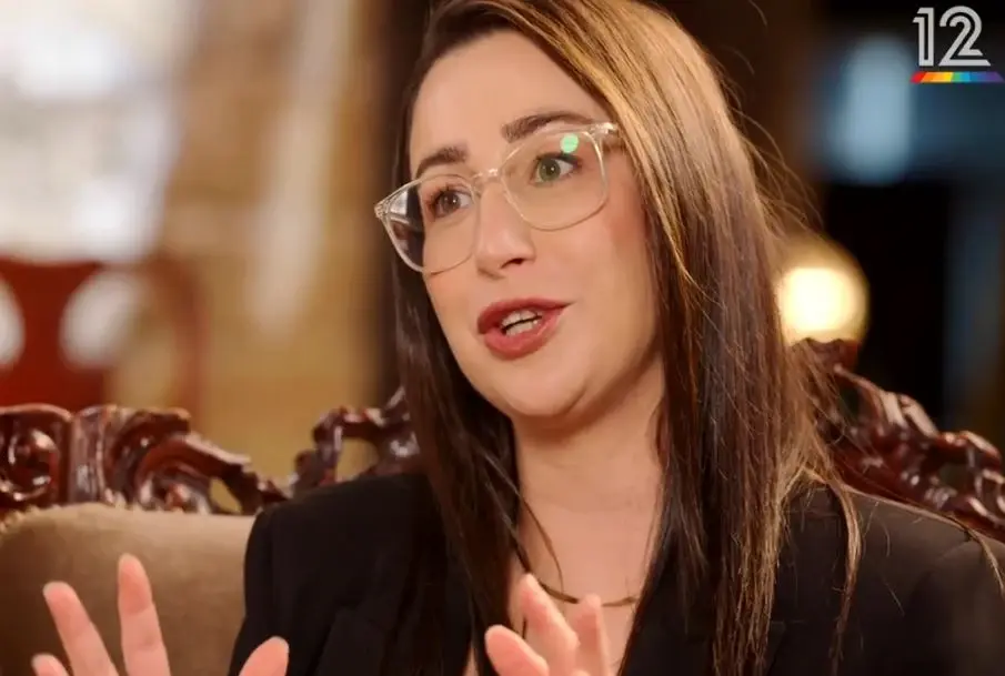"מניפולטיבית? אני יודעת להגיד דברים בצורה שמתאימה לסיטואציה"