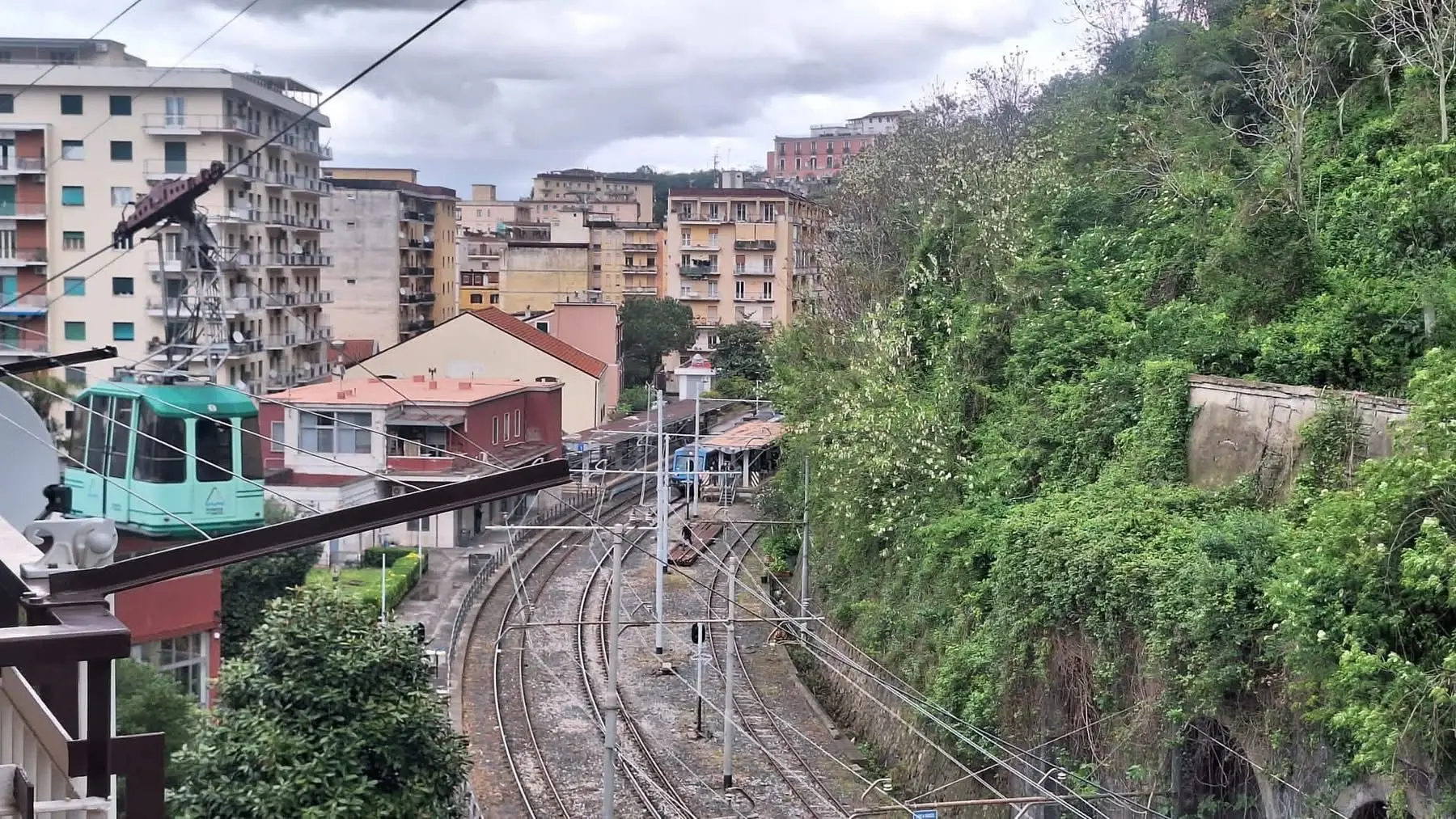 דיווח באיטליה: אישה ישראלית בין ארבעת ההרוגים באסון הרכבל בדרום המדינה