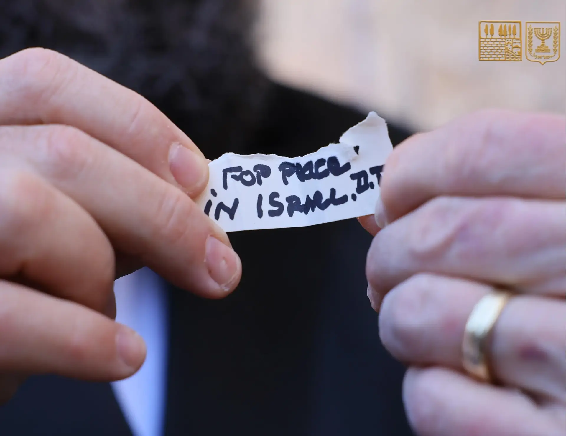 בכתב ידו: הפתק ששלח טראמפ לכותל