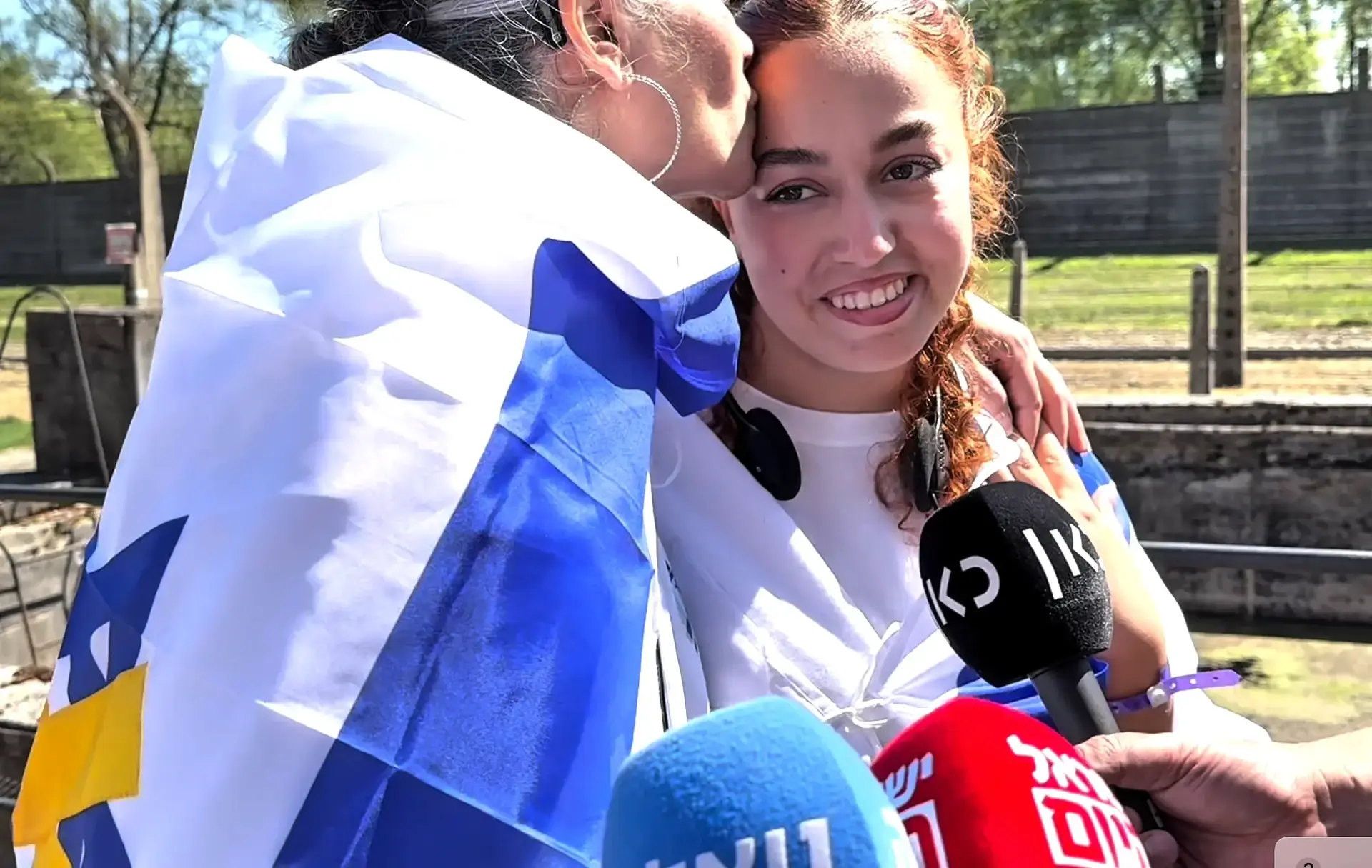 יותר מהשתקת הפייקים עליה, אורי מגידיש פיזרה עוצמה עם חיוך אחד קטן