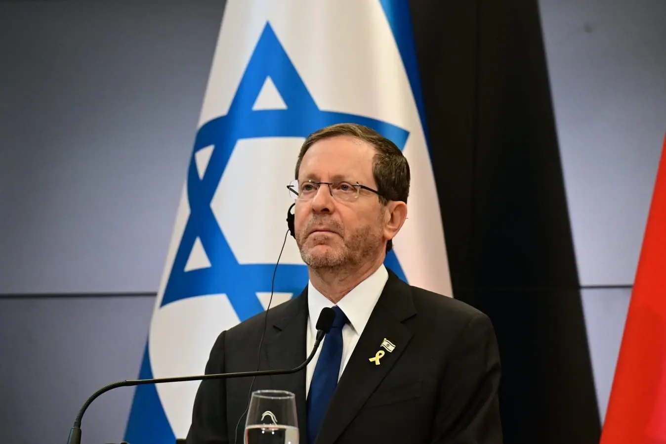 הרצוג באושוויץ: "נשמת עשרות יהודים כלואה בכלוב, 59 חטופים בעזה - לשים סוף לפשע הזה!"