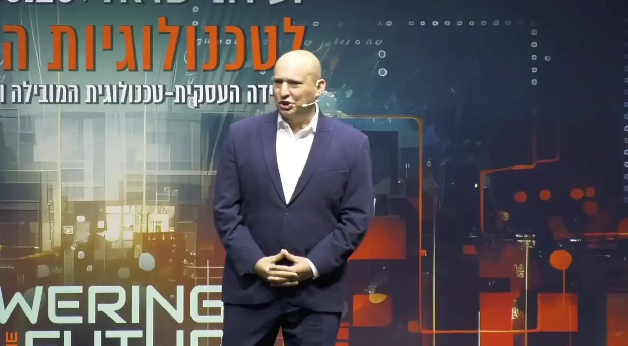 בנט נתקל בתאונת דרכים - וסייע לפצוע