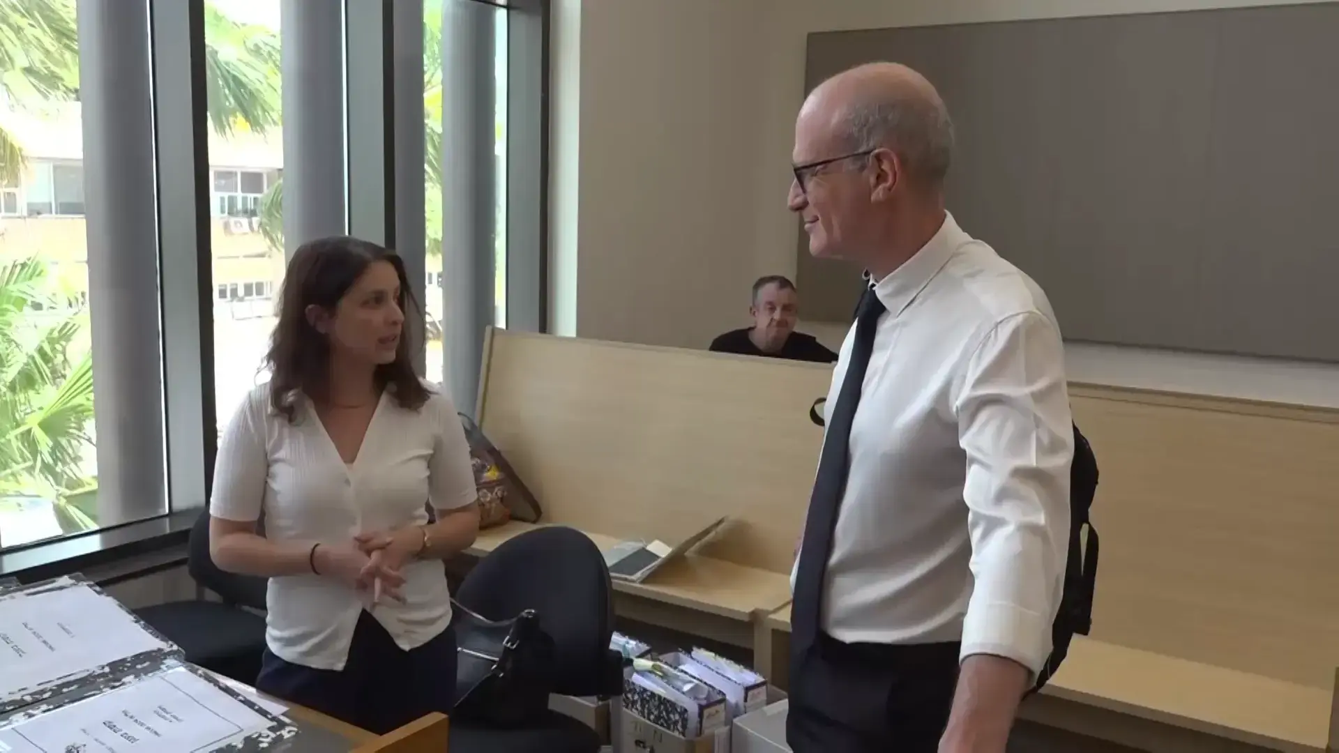 כתב אישום הוגש נגד בעל פיצרייה שביצע עבירות מין בנערות שעבדו אצלו