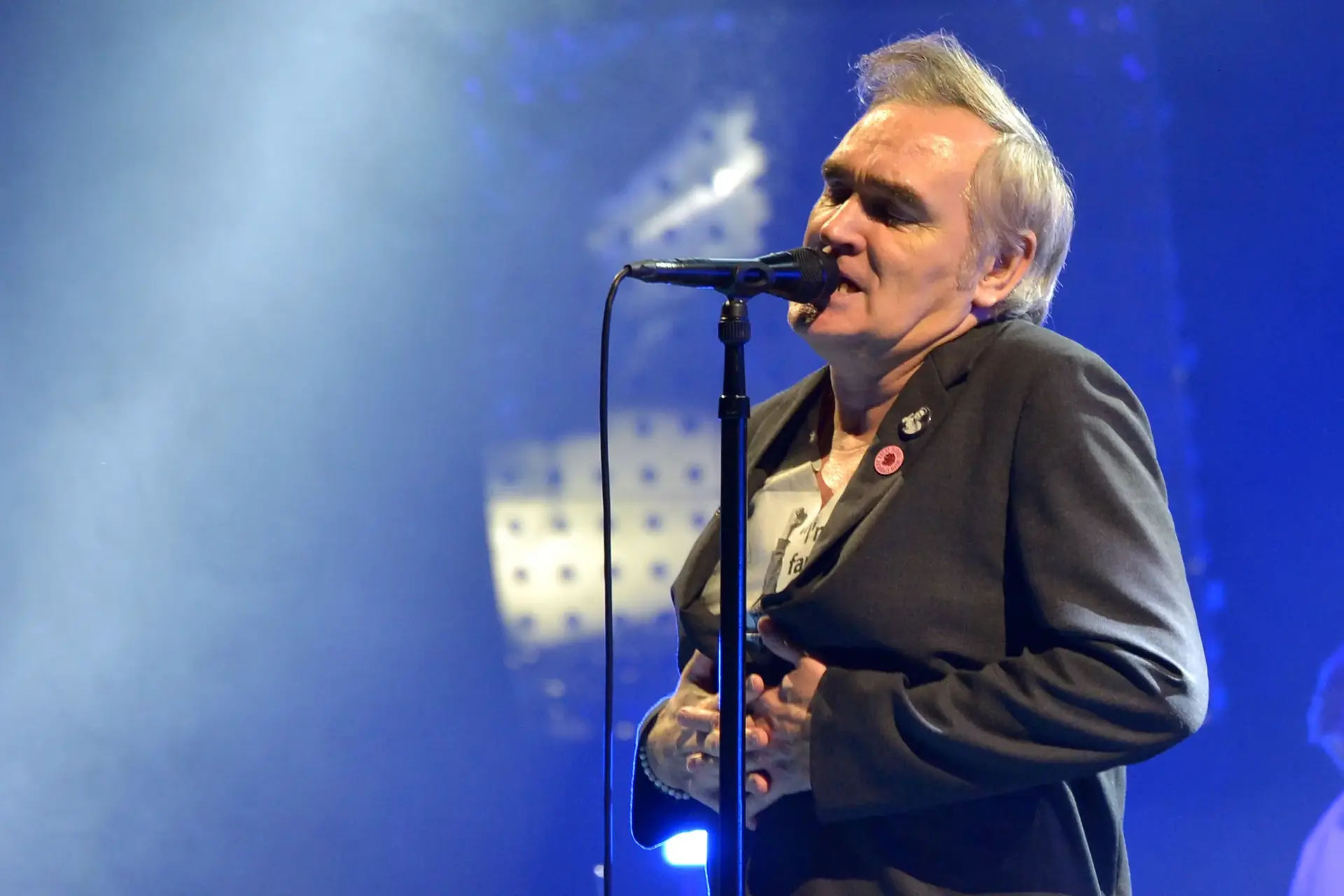 מוריסי ביטל הופעות בעקבות איומי רצח מפורשים: "אירה בך פעמים רבות במהלך ההופעה"
