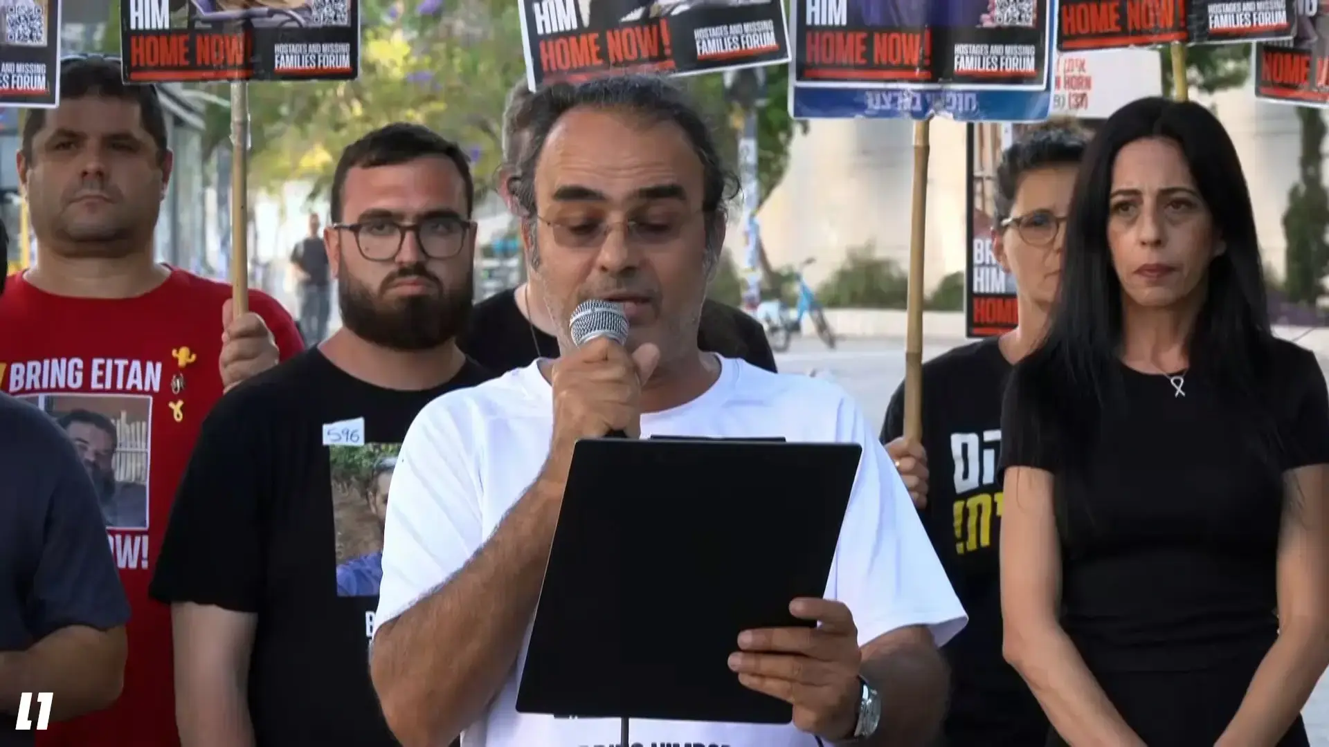 על רקע חזרת המשלחת מדוחא: משפחות החטופים בעצרת בתל אביב