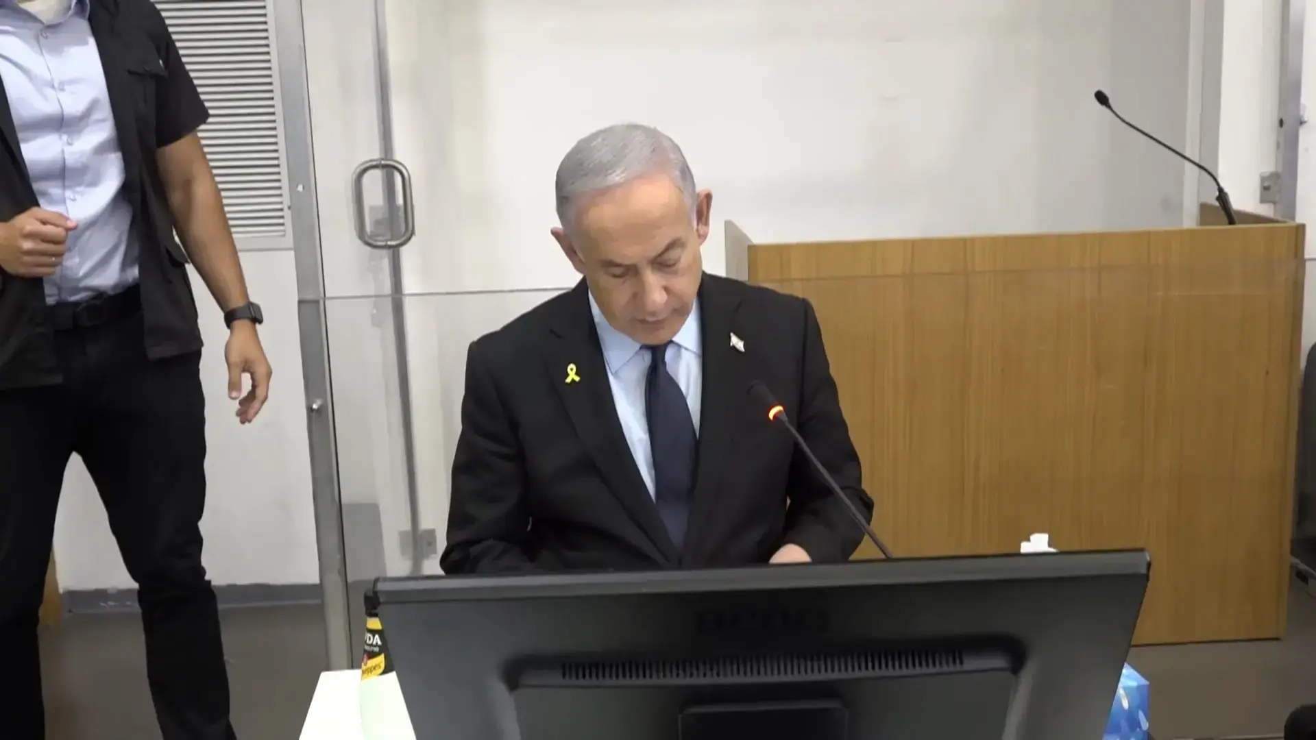 החורים בזיכרון, הנזיפות ובאגס באני: סיכום החקירה הנגדית בעדות נתניהו