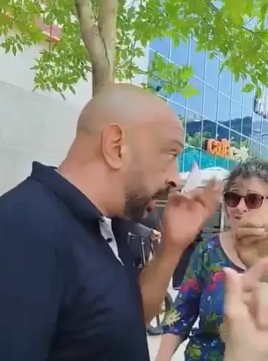 המשטרה עצרה חשוד באיומים ובתקיפת מפגינים סמוך לקניון' לב חדרה'; שוחרר למעצר בית בתנאים מגבילים