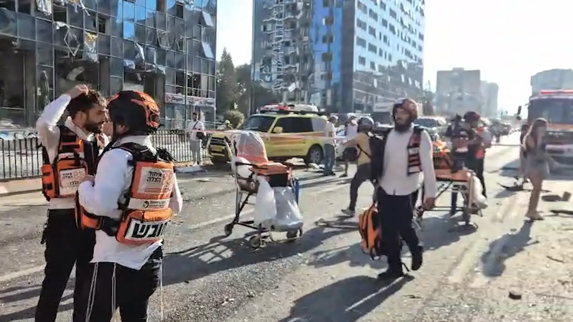 ילדים על מזוודות | הקיץ שבו הבית הפך לחדר במלון: "תמיד אזכור שטיל שבר לי את החדר"