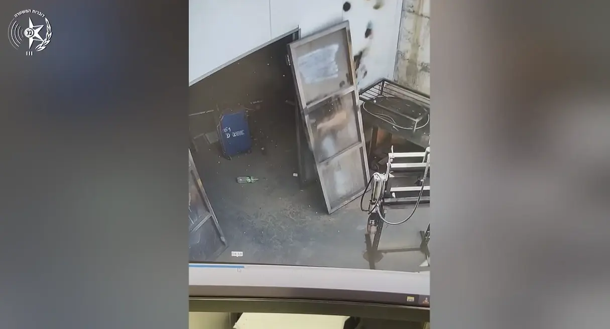 הסחיטה האכזרית של חיילי העבריין הנמלט: "אדאג שיאנסו אותך, אערוף לך את הגרון"
