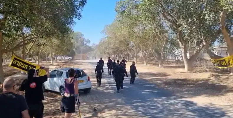 כמעט שנתיים אחרי הטבח: נתניהו ביקר לראשונה בקיבוץ ניר עוז